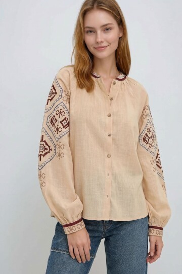 Bej Balon Kol Nakışlı Yakasız Gömlek