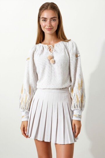 Bej Başak Nakışlı Bağcıklı Püskül Detaylı Bohem Bluz