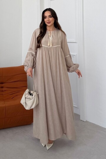 Bej Şerit Ponponlu Tensel Dokuma Elbise