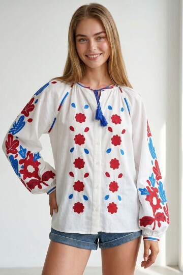 Beyaz Hakim Yaka Balon Kol Nakışlı Dokuma Gömlek