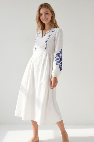Beyaz V Yaka İçi Astarlı Keten Nakışlı Midi Boy Elbise