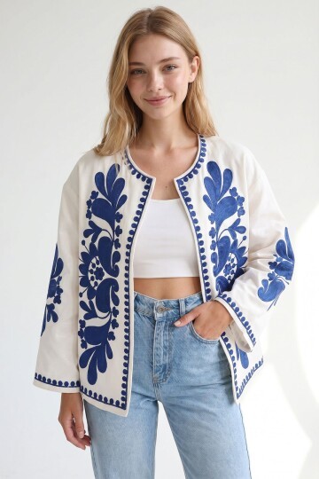Ekru Nakış İşlemeli İçi Astarlı Ceket