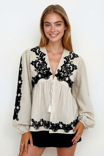 Ekru Nakışlı Bağcıklı Bluz