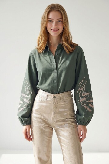 Haki Kolları İşlemeli Poplin Dokuma Gömlek