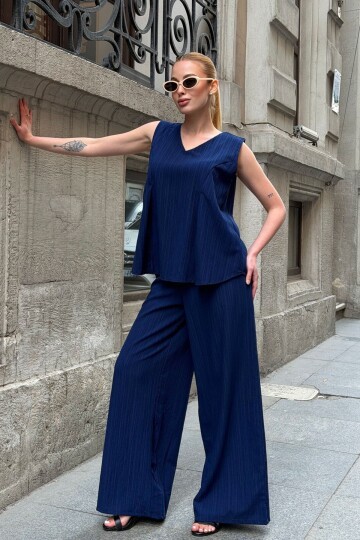 Lacivert V Yaka Sıfır Kol Kendinden Dokulu Alt Üst Takım 