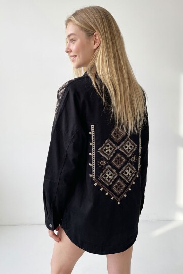 Siyah Çift Cepli Omuzları Ve Sırtı Nakışlı Çıtçıt Kapamalı Oversize Gabardin Ceket