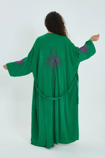 Maxi Boy Yeşil Sırtı Ve Kolları Nakışlı Kemer Bağlamalı Uzun Kimono Ceket BCVL-24911