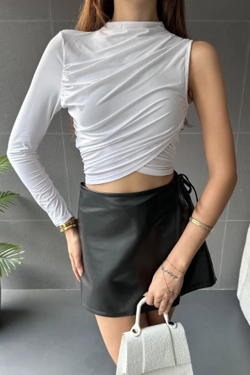 Beyaz Tek Omuz Drape Detaylı Bluz BCDF-241098