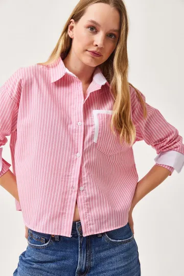 Pembe Manşet Ve Cepleri Garnili Çizgili Oversize Crop Dokuma Gömlek