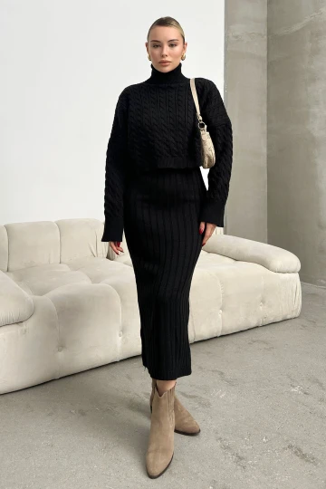 Siyah Boğazlı Örgü Motifli Crop Kazak Ve Triko Elbise Takım BC231004