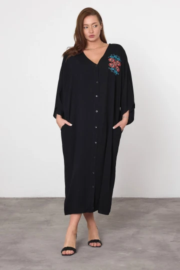 Maxi Boy Siyah Nakış İşlemeli Dokuma Viscon Elbise BCVL-25V038