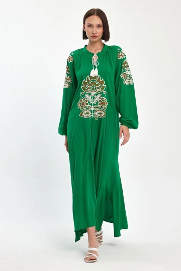 Maxi Boy Yeşil Bağcıklı Nakış İşlemeli Uzun Boy Dokuma Elbise BCVL-24940