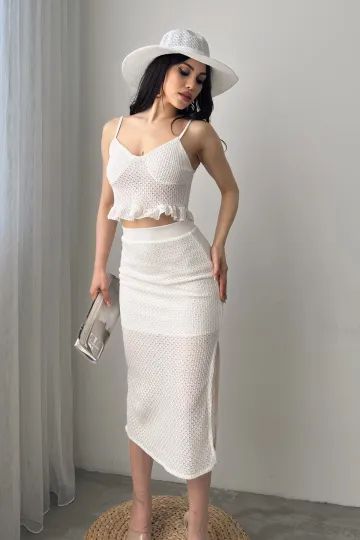 Beyaz Fırfır Detaylı Crop Bluz Ve Etek Triko İkili Takım