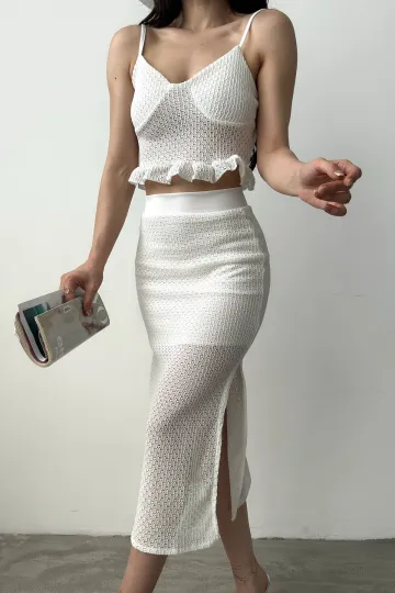 Beyaz Fırfır Detaylı Crop Bluz Ve Etek Triko İkili Takım