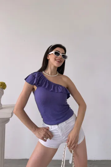 Mor Tek Omuz Fırıfır Detaylı Bluz