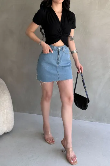 Siyah Kruvaze Yaka Crop Bluz