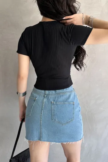 Siyah Kruvaze Yaka Crop Bluz