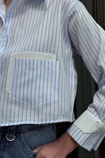 Beyaz Mavi Manşet Ve Cepleri Garnili Çizgili Oversize Crop Dokuma Gömlek