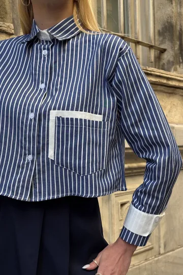 Lacivert Manşet Ve Cepleri Garnili Çizgili Oversize Crop Dokuma Gömlek