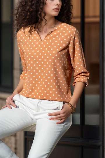 Pudra Yakası Yırtmaçlı Çizgili Krep Bluz BCBSK-25700-2752