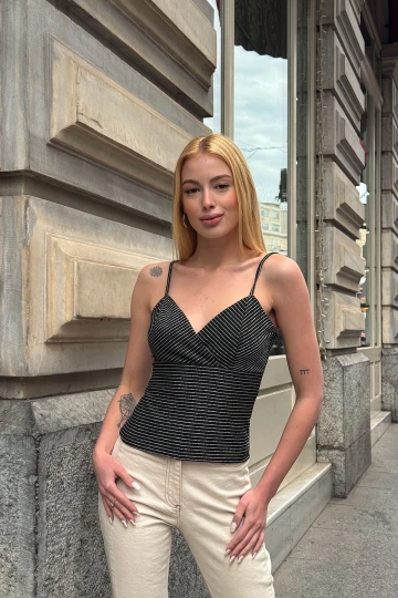 Siyah İp Askılı Kruvaze Yaka Bluz BCDF-252191