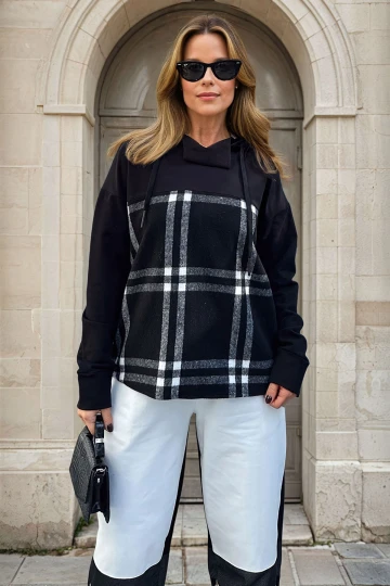 Siyah Kapüşonlu Desenli Garnili Salaş Sweatshirt BCBSK-25700-3565