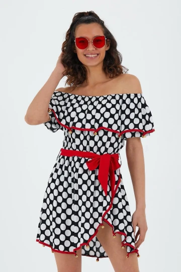 Siyah Madonna Yaka Desenli Volanlı Dokuma Elbise