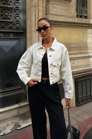 Beyaz Çift Cep Denim Crop Ceket