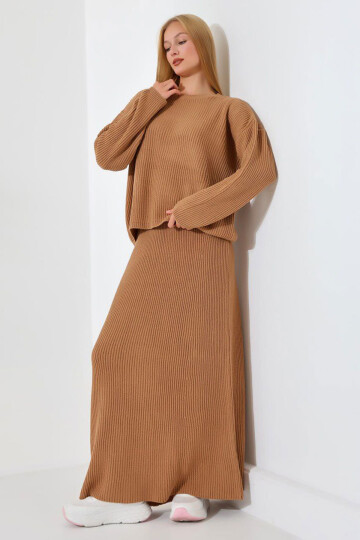 Bisküvi Bisiklet Yaka Kazak Ve Etekli 2Li Alt Üst Triko Takım BCES-241001