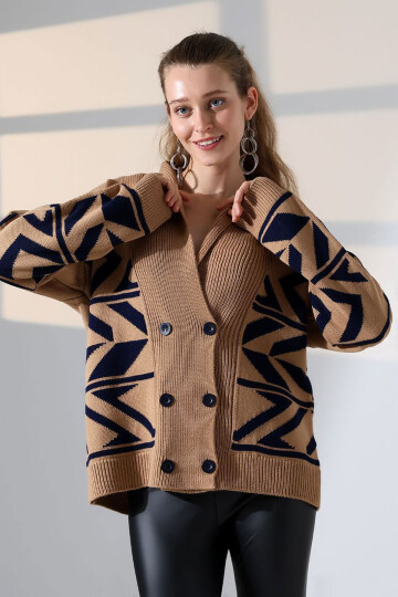 Bisküvi Çift Düğme Detaylı Desenli Triko Hırka BCES-252021