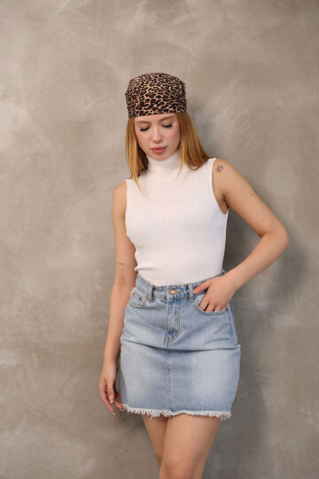 Ekru Kolsuz Boğazlı Triko Bluz BCES-252012