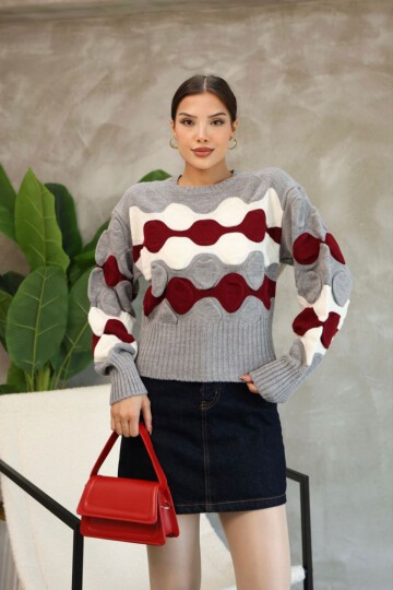 Gri Bisiklet Yaka Kabartma Desenli Triko Kazak