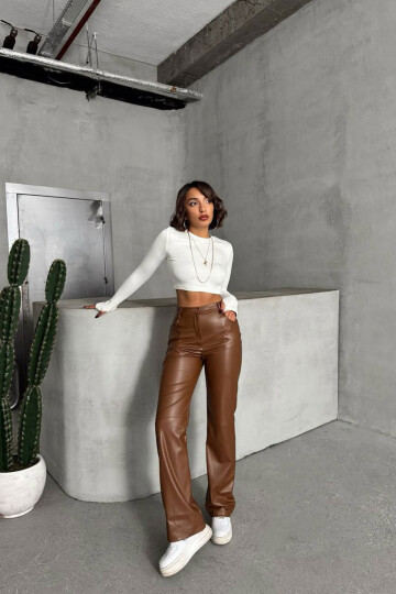 Kahverengi Çift Cepli Fit Kesim Suni Deri Pantolon BCHN-25267542