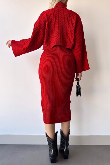 Kırmızı Boğazlı Örgü Motifli Crop Kazak Ve Triko Elbise Takım