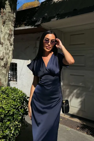 Lacivert V Yaka Göğüs Drapeli Saten Elbise