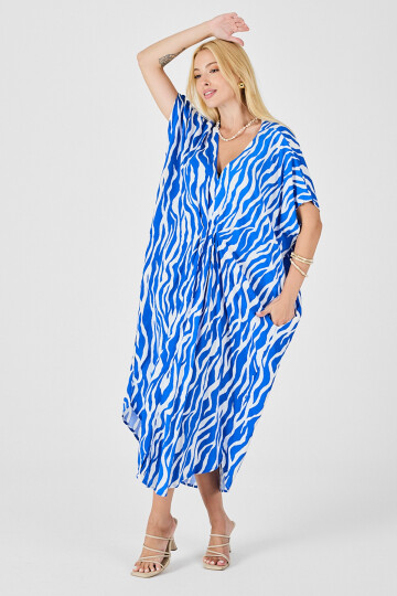 Mavi Desenli V Yaka Salaş Kesim Kaftan Elbise BCVL-254024