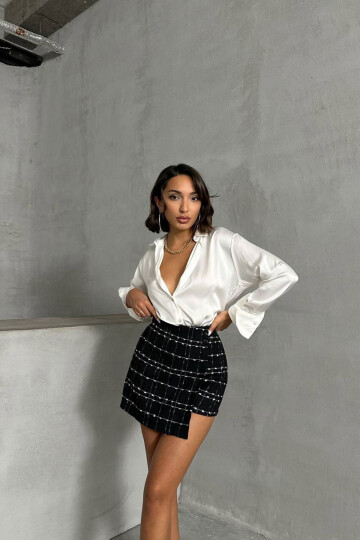 Siyah 2 Düğmeli Tüvit Kumaş Şort Etek BCHN-2526414