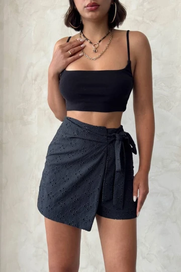Siyah Dokuma Güpürlü Astarlı Şort Etek BCHN-25255075