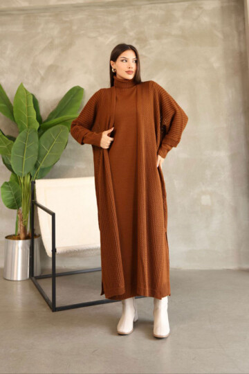 Tarçın Kahve Boğazlı Uzun Kol Triko Elbise Ve Uzun Hırka Tesettür Alt Üst Triko Takım BCES-252039
