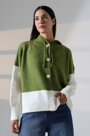 Zeytin Yeşili Renk Bloklu Kapüşonlu Düğmeli Triko Hırka BCES-252017