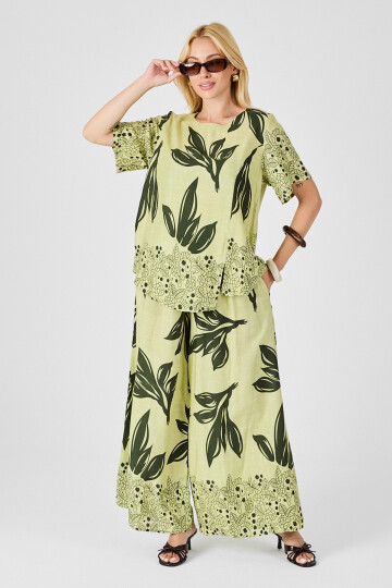 Zeytin Yeşili Yaprak Desenli Oversize Bluz Ve Bol Paça Pantolon Takım BCVL-254029