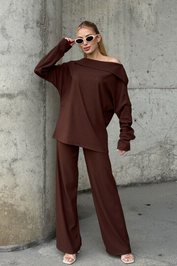 Acı Kahve Düşük Yaka Rahat Kesim Yumuşak Dokulu Bluz Ve Pantolon Alt Üst Takım BCVL-25V234