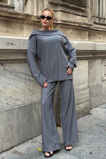 Antrasit Düşük Yaka Rahat Kesim Yumuşak Dokulu Bluz Ve Pantolon Alt Üst Takım BCVL-25V234