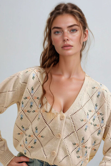 Bej Baklava Desenli Çiçek Nakışlı Triko Hırka BCHESQ-251097