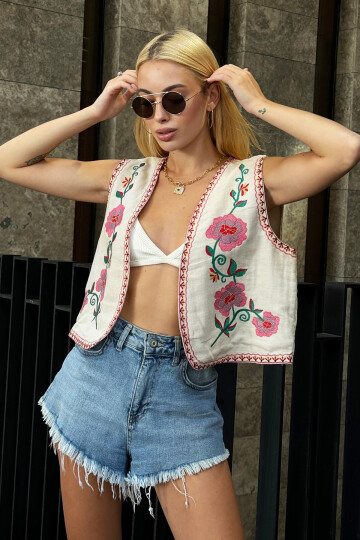 Bej Çiçek Nakışlı Yelek BCHESQ-251058