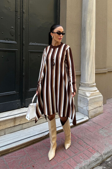 Kahverengi Bisiklet Yaka Çizgi Desenli Triko Elbise BCDF-25A9130