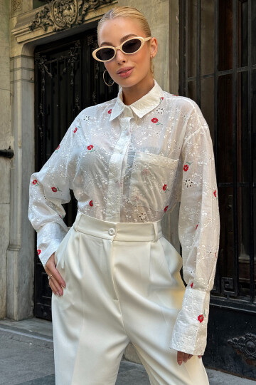 Kırmızı Tek Cepli Önü Kısa Arkası Uzun Nakış İşlemeli Ajurlu Gömlek BCHESQ-251154