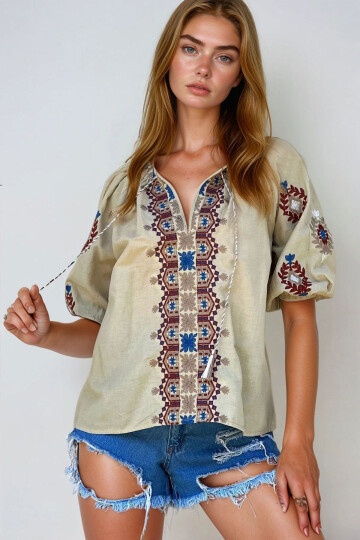 Koyu Bej V Yaka Püskül Ve Nakış İşlemeli Karpuz Kol Dokuma Bluz BCHESQ-251054