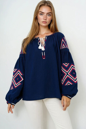 Lacivert Kolları Nakış İşlemeli Müslin Keten Yazlık Bluz BCHESQ-251076