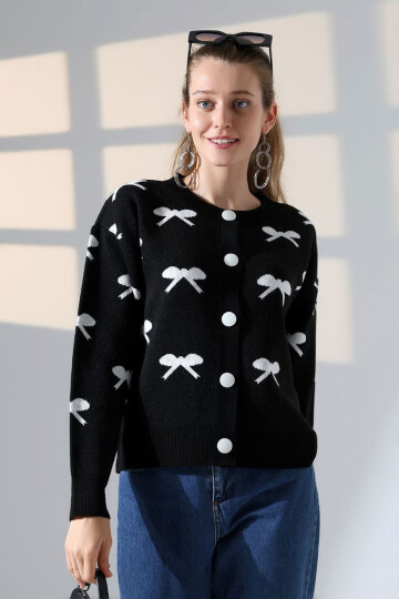 Siyah Fiyonk Desenli Düğmeli Triko Hırka BCES-252044